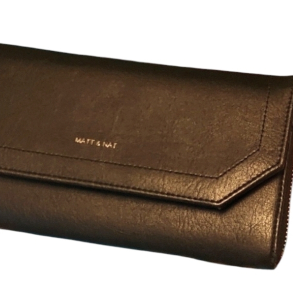 Matt & Nat Womens/Unisex Unique Vegan Black Wallet.